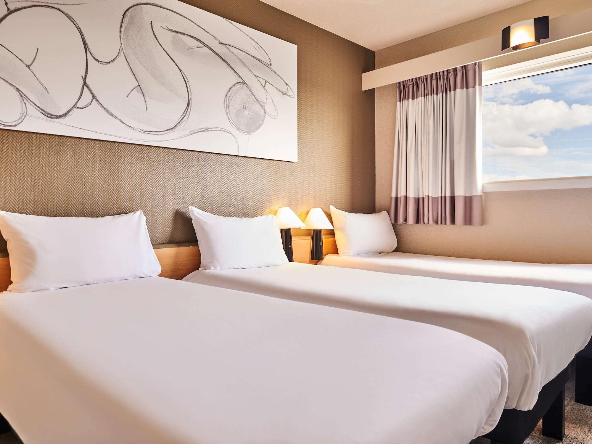 Ibis Paris Porte De Montreuil Hotel 3*